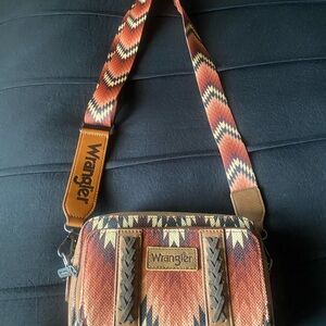 Wrangler Women's Geometric Pattern Crossbody Bag